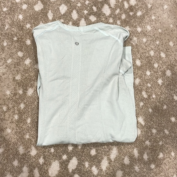 Lululemon long sleeve top - Picture 3 of 3